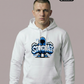 Ein Mann trägt einen weißen Hoodie mit einem blauen Comic-Grafik-Print und dem Schriftzug „STANDHAFT“.